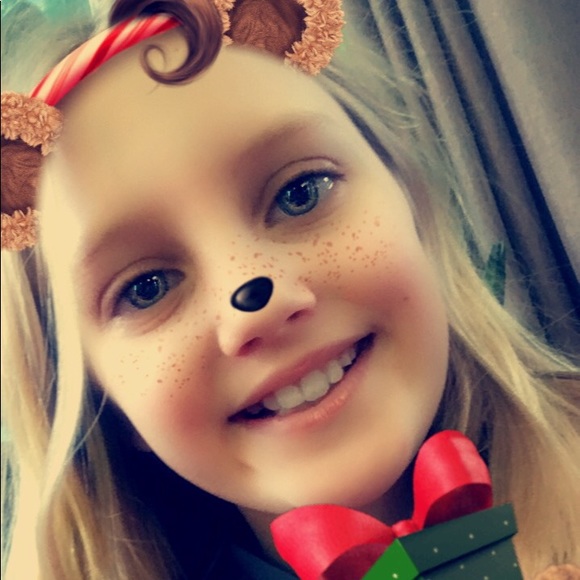 Meet your Posher, Kylie - Picture 1 of 1